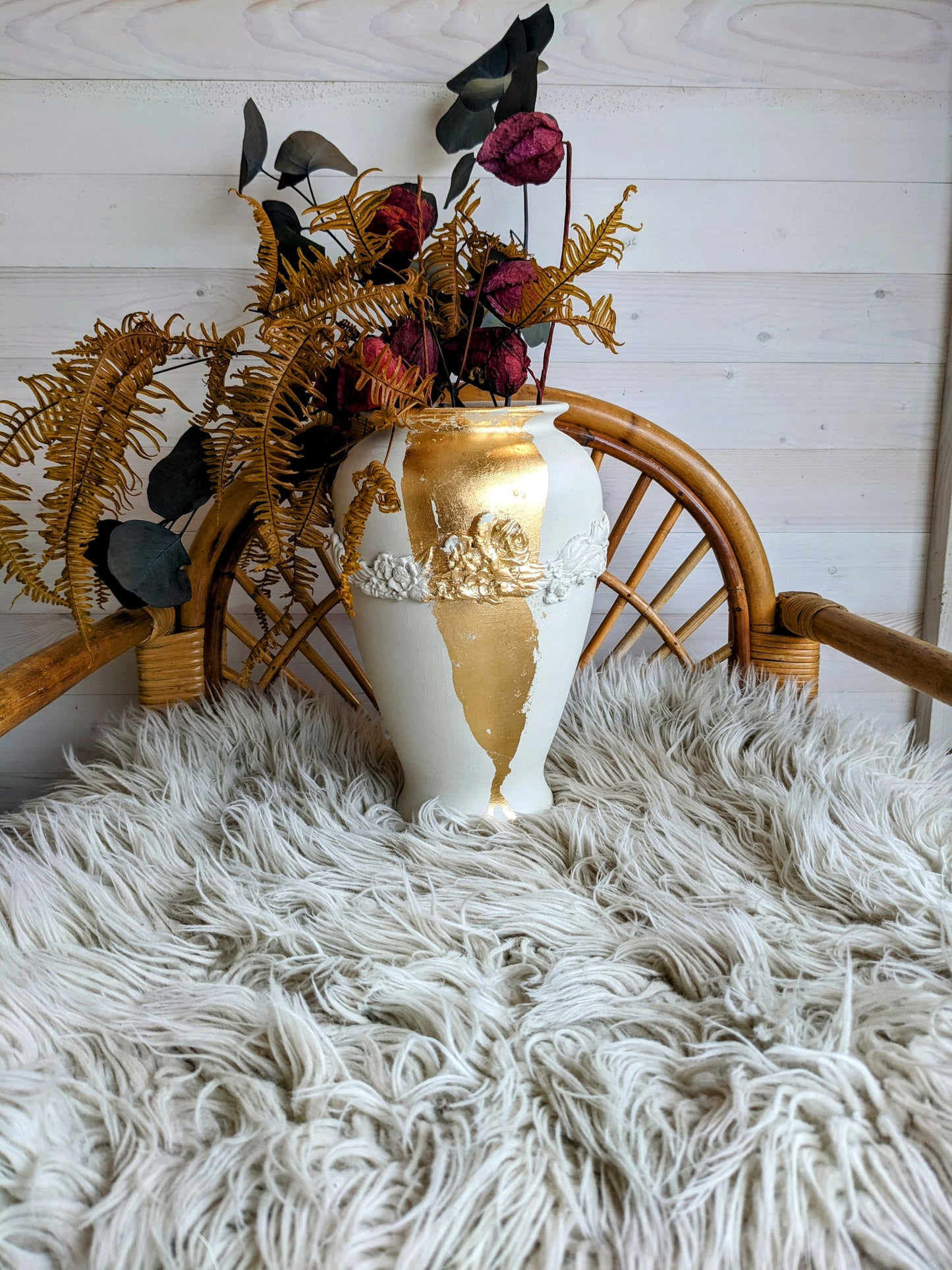 Vase blanc crème, ajout de moulures et feuille d'or