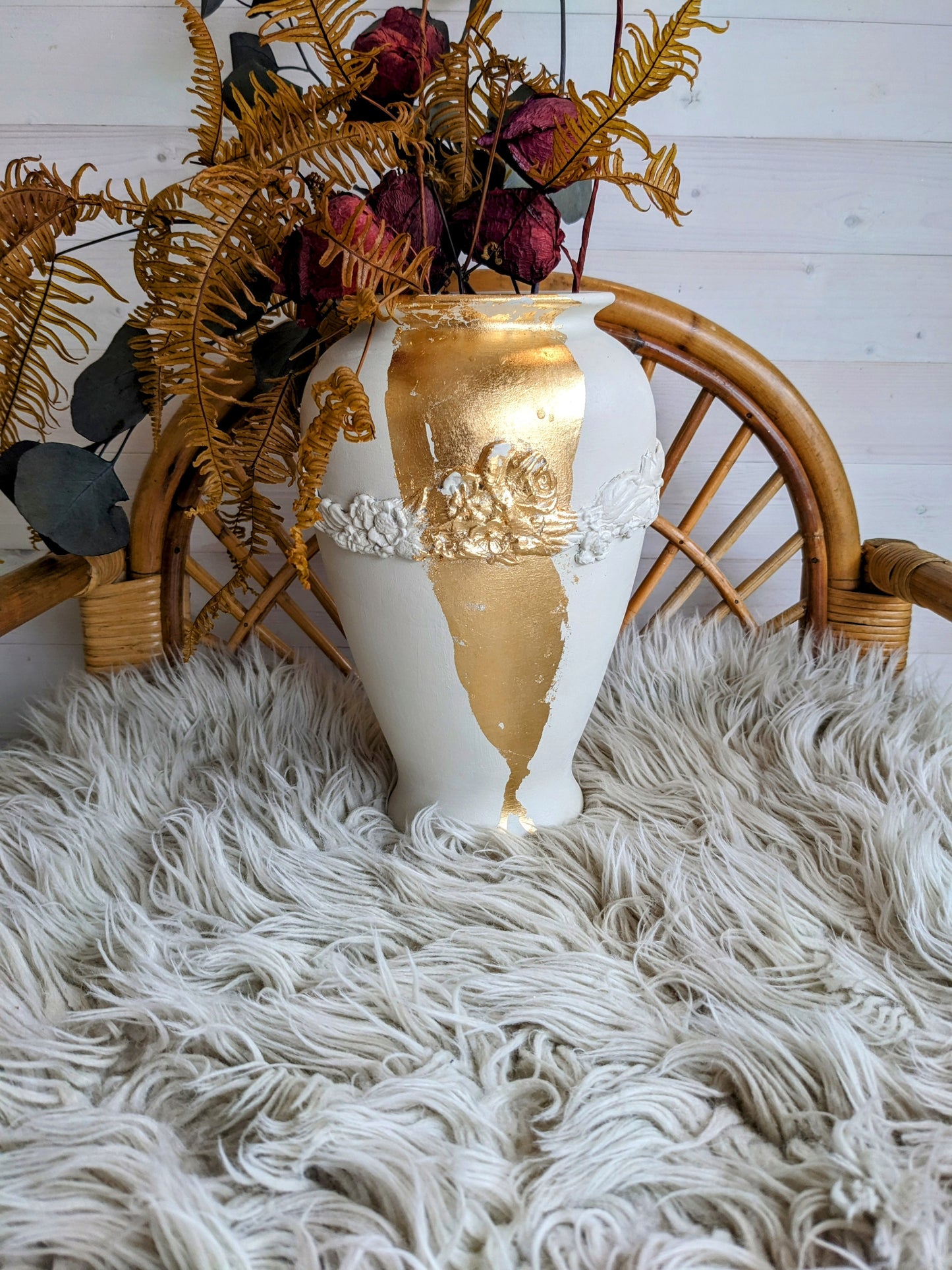 Vase blanc crème, ajout de moulures et feuille d'or