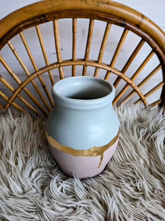 Pot / Vase rose pâle et vert de gris, feuille d'or